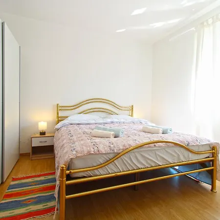 2378 Apartment *